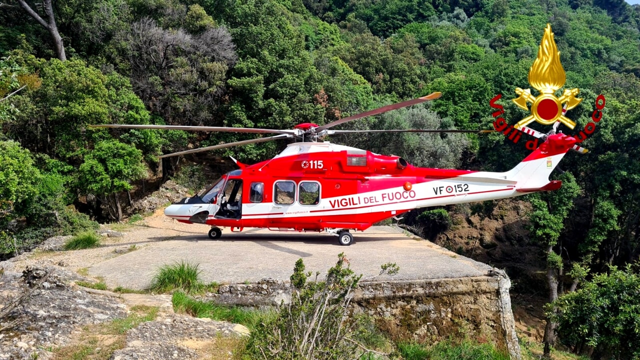 Malore durante escursioni a Porto Pidocchio nel parco di Portofino, 50enne svedese soccorso con elicottero e portato al San Martino