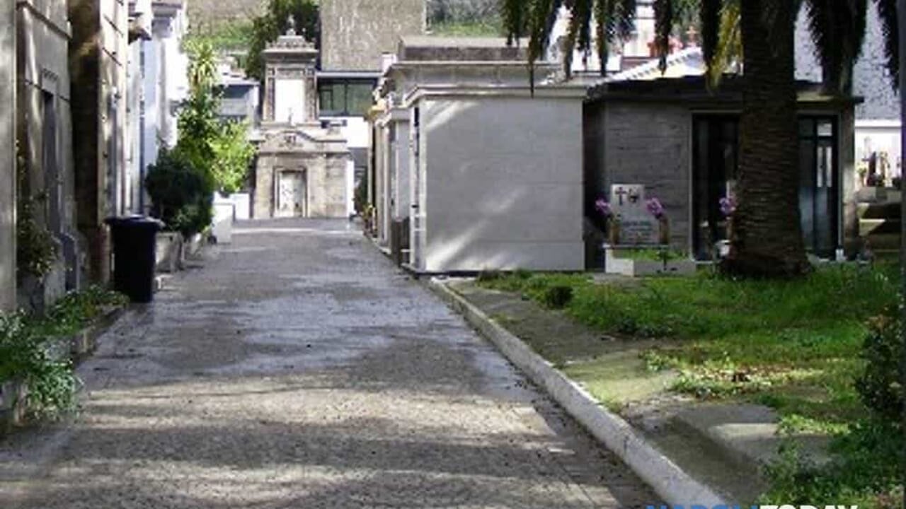 Malore per un disabile in cimitero: vigile di Trieste fuori servizio interviene e lo salva