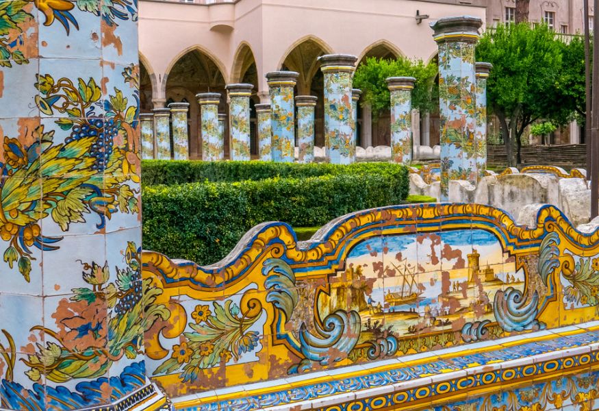 Restauro di Santa Chiara a Napoli, al via i lavori al Chiostro Maiolicato e nuovi progetti per gli studenti